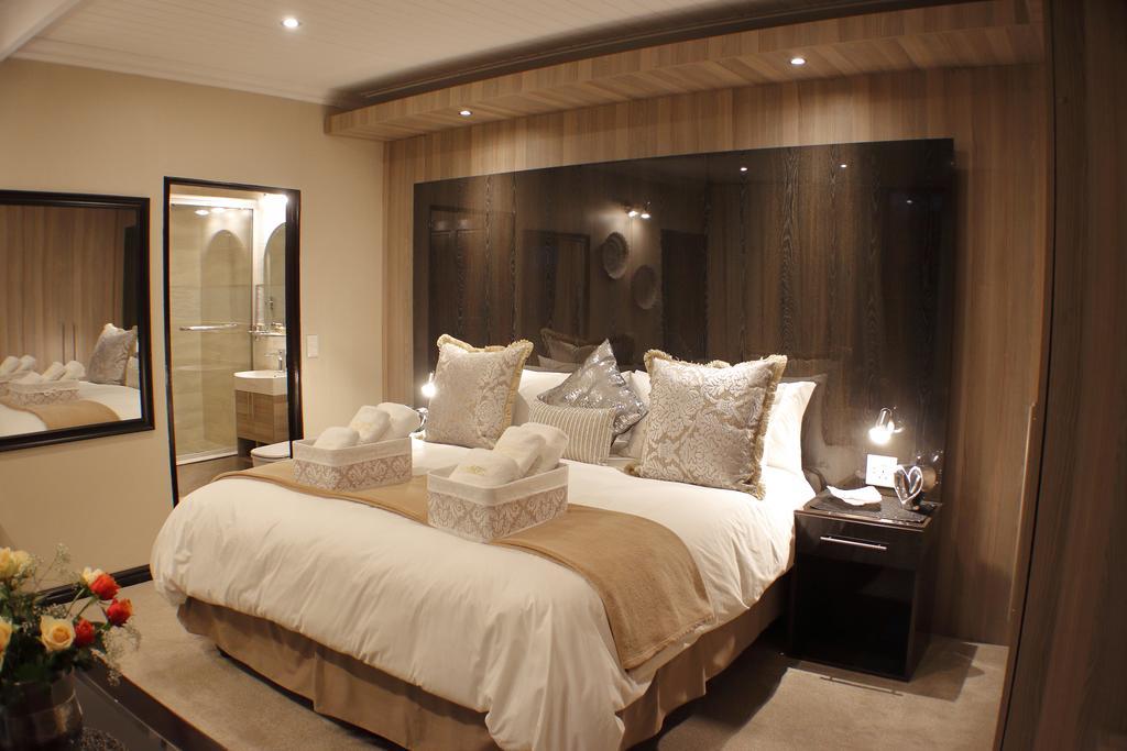 Keret Accommodation Белвилл Экстерьер фото