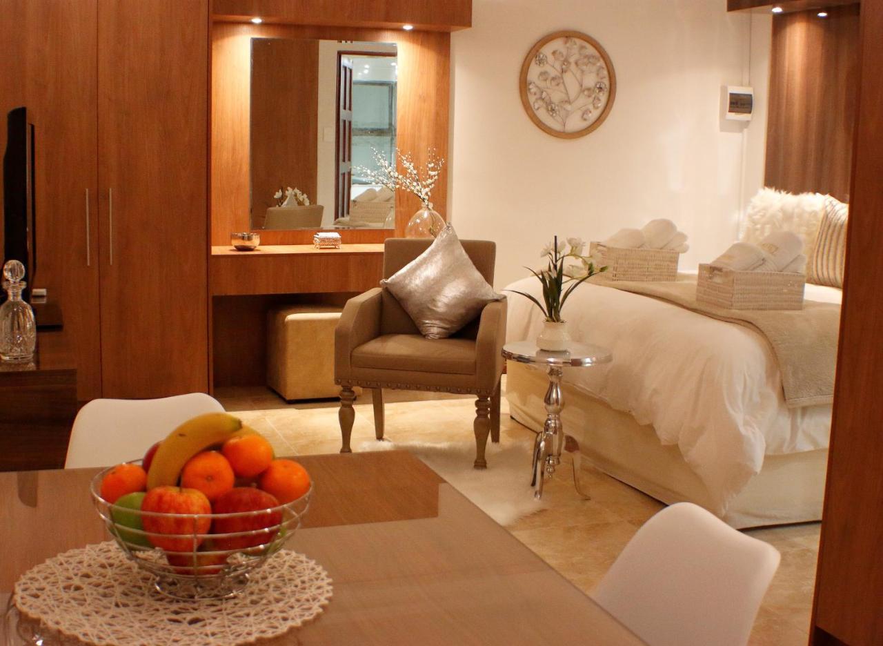 Keret Accommodation Белвилл Экстерьер фото