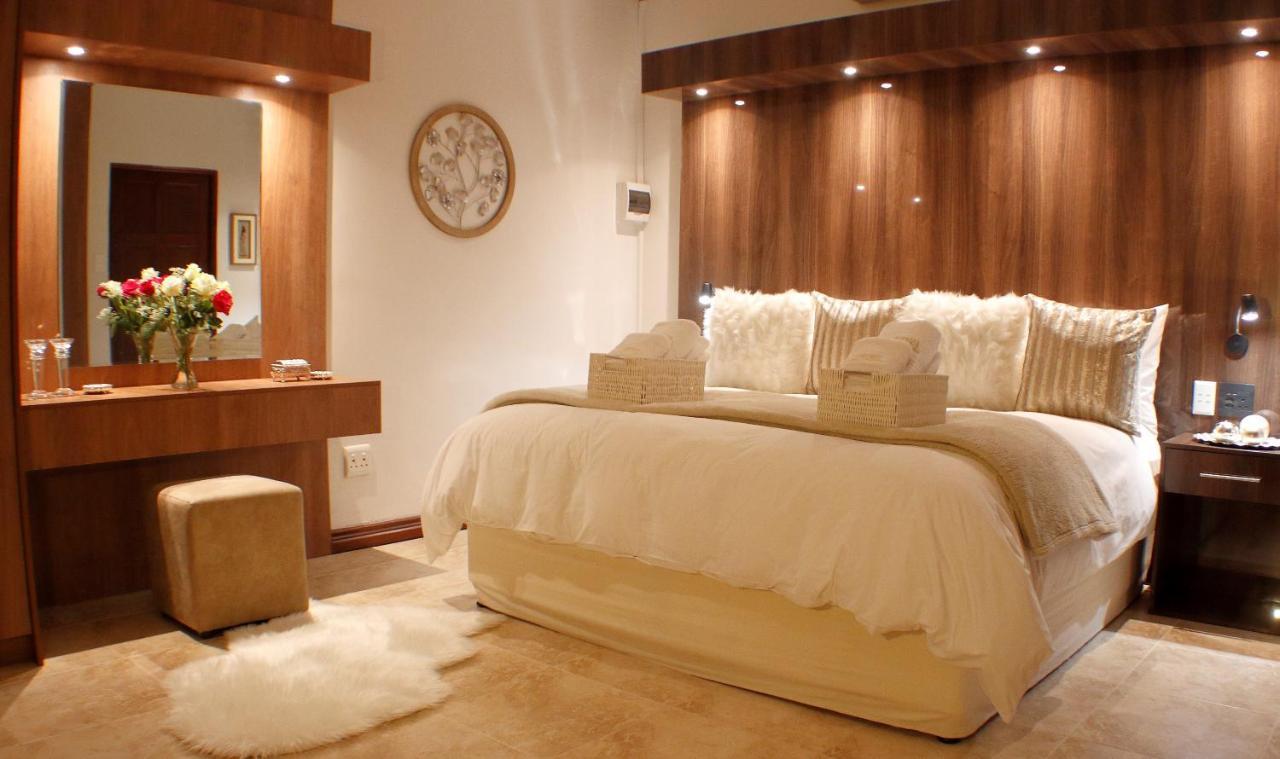 Keret Accommodation Белвилл Экстерьер фото